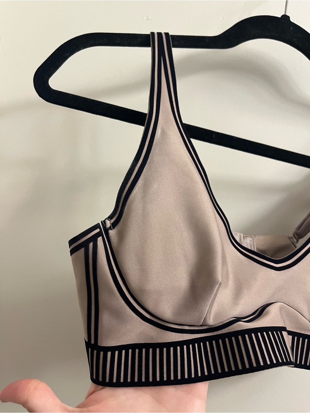 Alo Yoga Airlift Line Up Matching Set Sports Bra + Leggings - Picture 6 of 16